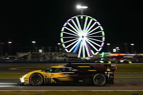 Rolex 24, Hour 9: Cadillac back in charge, scare for MSR Acura